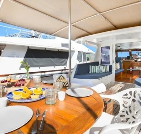 Botel Charming Boat In Barcelona - Perfect Getaway Sant Adria de Besos