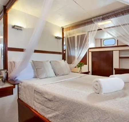 船屋 Charming Boat In Barcelona - Perfect Getaway 圣阿德里安-德贝索斯