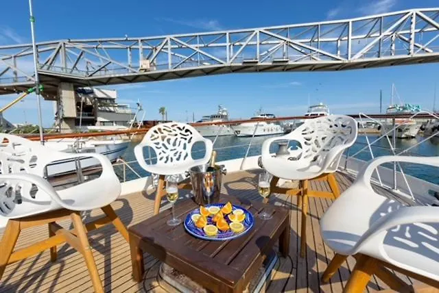 Charming Boat In Barcelona - Perfect Getaway Сан-Адриан-де-Бесос