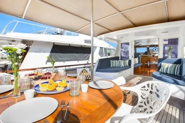 Ботель Charming Boat In Barcelona - Perfect Getaway Сан-Адриан-де-Бесос
