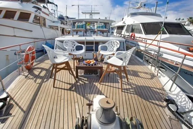 Ботель Charming Boat In Barcelona - Perfect Getaway *