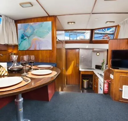 Båthotell Charming Boat In Barcelona - Perfect Getaway