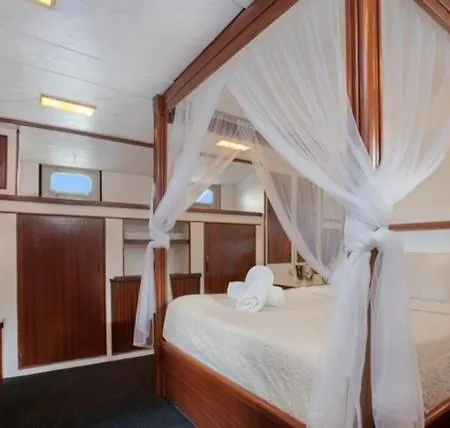 Båthotell Charming Boat In Barcelona - Perfect Getaway